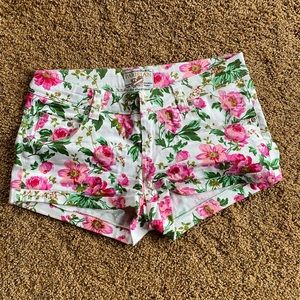 💰3 for $20 - Floral Shorts